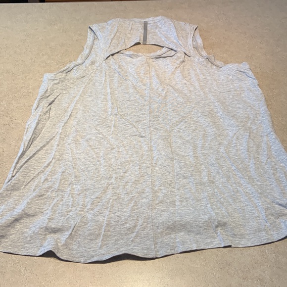 LL Bean Beyond soft tank top - Picture 4 of 5